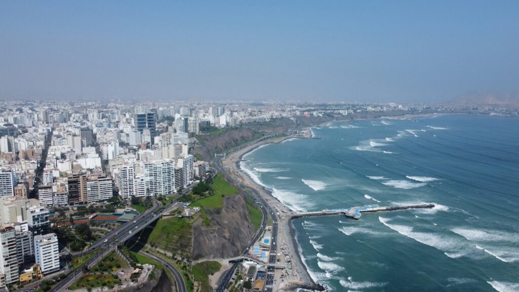 where to stay in lima