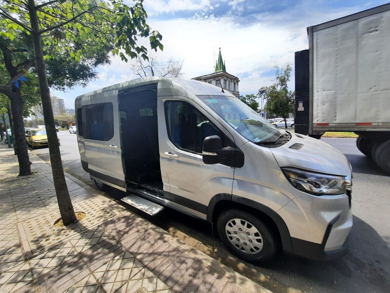 VANS & Minibuses Travel coach. Santiago Airport